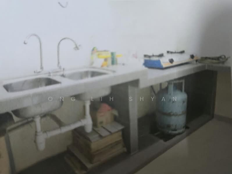 Flat for Sale at Taman Gaya - Ong Lih Shyan - Kitchen - PropertyGuru.com.my