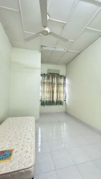 2-storey Terraced House for Sale in Taman Pulai Utama (Skudai) - Ong Lih Shyan - Bedroom - PropertyGuru.com.my
