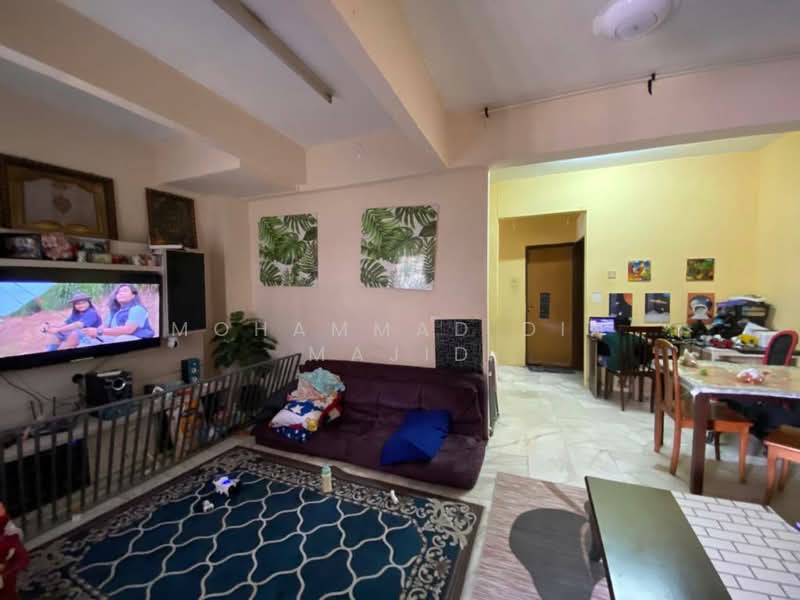 2-storey Terraced House for Sale in Usj 1 (Subang Jaya) - Mohammad Din Majid - Living Room - PropertyGuru.com.my