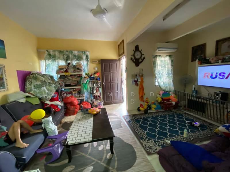 2-storey Terraced House for Sale in Usj 1 (Subang Jaya) - Mohammad Din Majid - Living Room - PropertyGuru.com.my