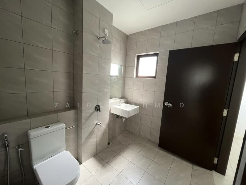 2-storey Terraced House for Sale in Sepang (Selangor) - Zaidah Ahmad - Bathroom - PropertyGuru.com.my