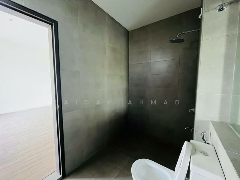 2-storey Terraced House for Sale in Sepang (Selangor) - Zaidah Ahmad - Bathroom - PropertyGuru.com.my