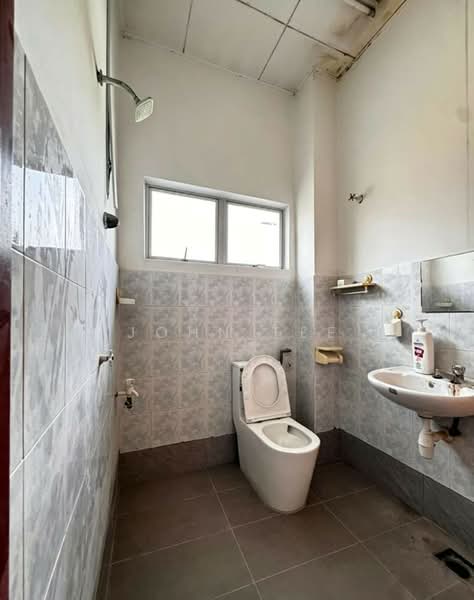 Rumah Teres 2 Tingkat untuk Disewa di Kampung Batu Belah (Klang) - John Tee - Bathroom - PropertyGuru.com.my