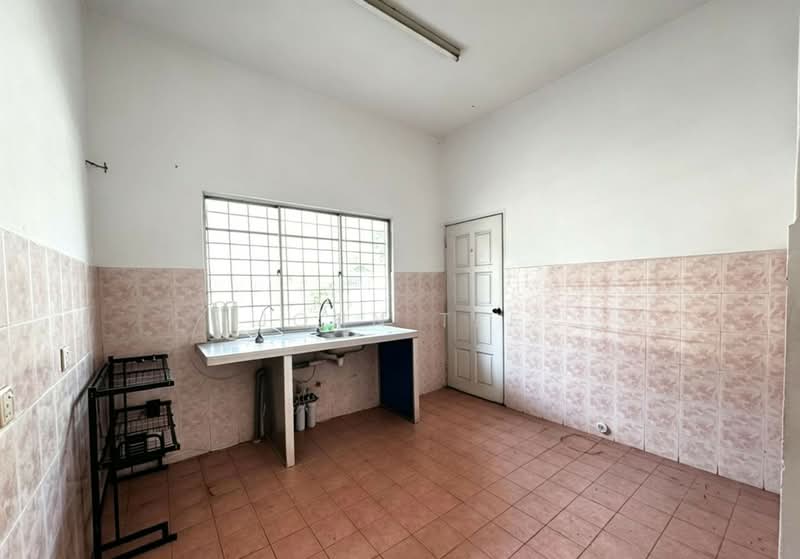 Rumah Teres 2 Tingkat untuk Disewa di Kampung Batu Belah (Klang) - John Tee - Kitchen - PropertyGuru.com.my