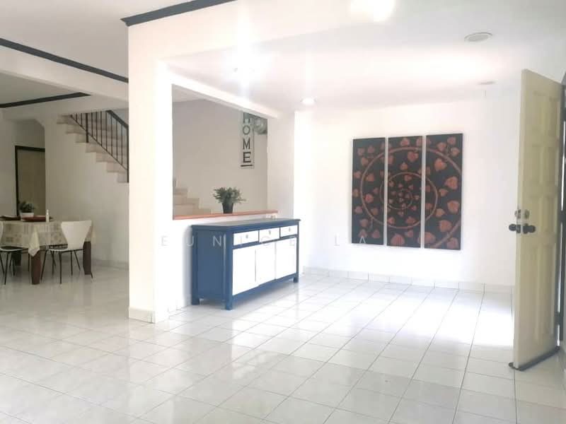 Rumah Kluster untuk Dijual di Bukit Rahman Putra (Sungai Buloh) - Eunice Lai - Living Room - PropertyGuru.com.my