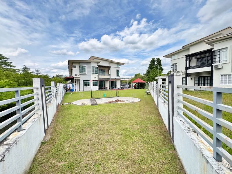 2-storey Terraced House for Sale in TTDI Grove (Kajang) - Herman Sazwan Nor Rahim - Exterior - PropertyGuru.com.my