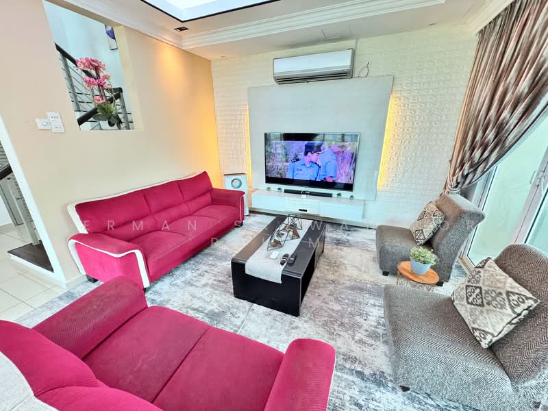 2-storey Terraced House for Sale in TTDI Grove (Kajang) - Herman Sazwan Nor Rahim - Living Room - PropertyGuru.com.my