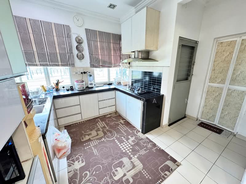 2-storey Terraced House for Sale in TTDI Grove (Kajang) - Herman Sazwan Nor Rahim - Kitchen - PropertyGuru.com.my