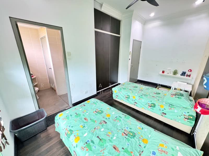 2-storey Terraced House for Sale in TTDI Grove (Kajang) - Herman Sazwan Nor Rahim - Bedroom - PropertyGuru.com.my