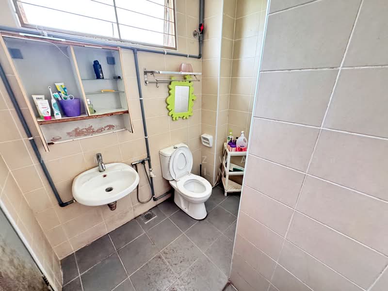 2-storey Terraced House for Sale in TTDI Grove (Kajang) - Herman Sazwan Nor Rahim - Bathroom - PropertyGuru.com.my