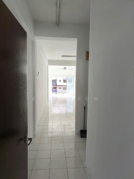 Pangsapuri untuk Disewa di Vista Indah Putra - Kimi Teoh - Corridor - PropertyGuru.com.my