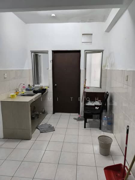 Pangsapuri untuk Disewa di Vista Indah Putra - Kimi Teoh - Kitchen - PropertyGuru.com.my