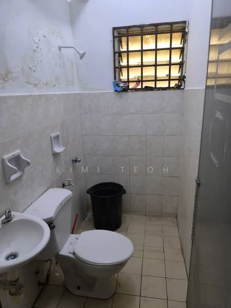 Pangsapuri untuk Disewa di Vista Indah Putra - Kimi Teoh - Bathroom - PropertyGuru.com.my