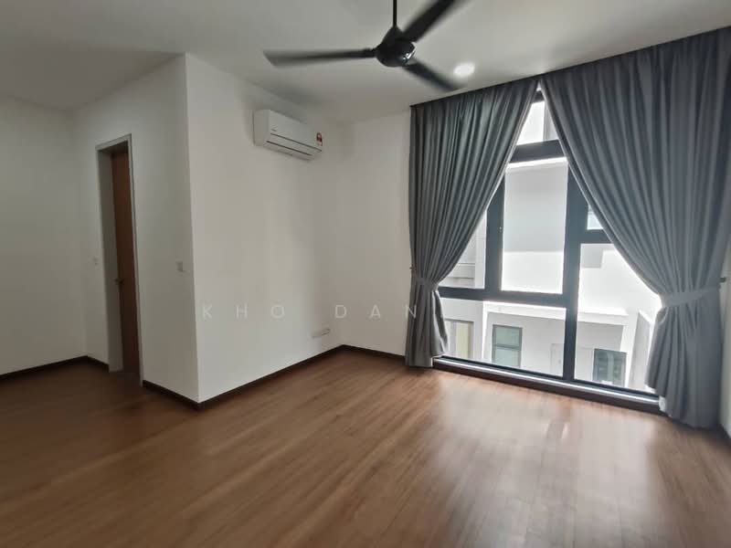 Rumah Teres 3 Tingkat untuk Disewa di BANDAR PUCHONG JAYA (Puchong) - Kho Daniel - Living Room - PropertyGuru.com.my