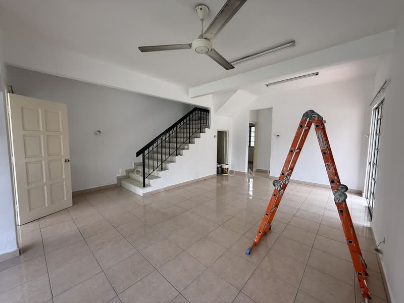 Rumah Teres untuk Disewa di Bandar Bukit Puchong (Puchong) - Joey Wong - Living Room - PropertyGuru.com.my