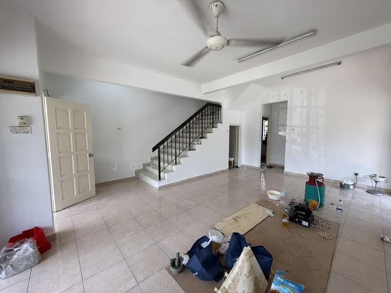 Rumah Teres untuk Disewa di Bandar Bukit Puchong (Puchong) - Joey Wong - Living Room - PropertyGuru.com.my