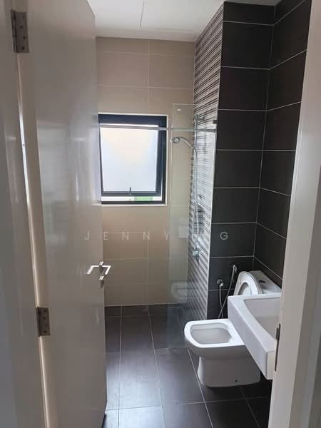 Condominium for Rent at Seri Puteri Hills - Jenny Ng - Bathroom - PropertyGuru.com.my
