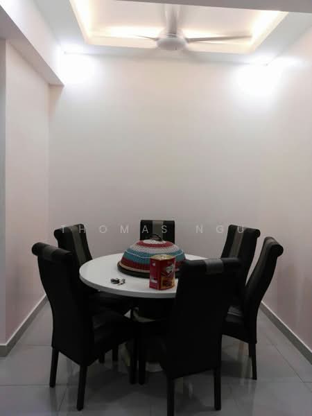 Servis Apartment untuk Disewa di i-Residence @ i-City - Thomas Ngu - Dining Room - PropertyGuru.com.my