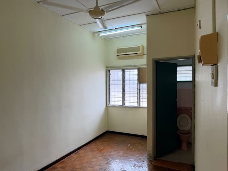2-storey Terraced House for Rent in Bandar Baru Sri Petaling (Sri Petaling) - Ron Liew - Bathroom - PropertyGuru.com.my