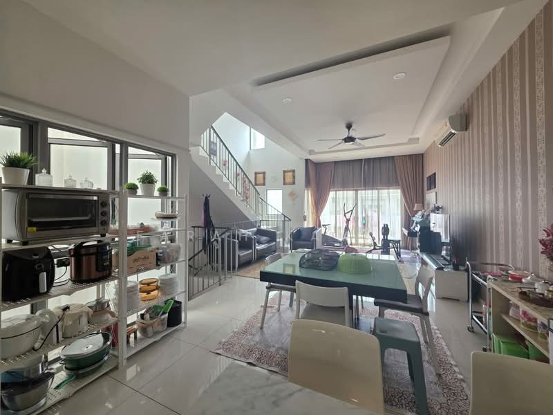 3-storey Terraced House for Sale in Gombak (Selangor) - Farah Kamal - PropertyGuru.com.my