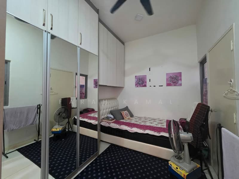 3-storey Terraced House for Sale in Gombak (Selangor) - Farah Kamal - PropertyGuru.com.my