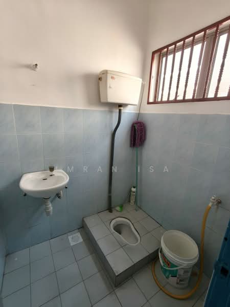 Rumah Teres 2 Tingkat untuk Dijual di Taman Timah (Dengkil) - Imran Isa - Bathroom - PropertyGuru.com.my