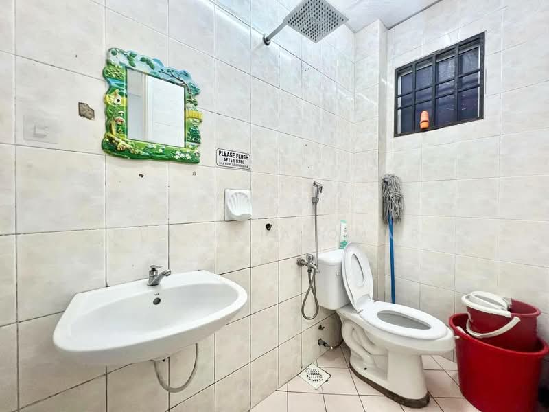 Rumah Teres 2 Tingkat untuk Dijual di Taman Kajang Perdana (Kajang) - Nur Alia Omar - Bathroom - PropertyGuru.com.my