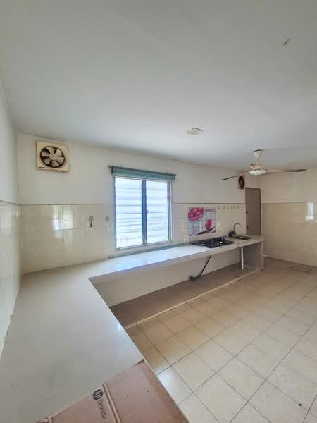 1-storey Terraced House for Sale in Jenjarom (Selangor) - Nur Alia Omar - Kitchen - PropertyGuru.com.my