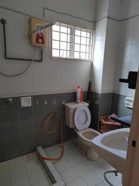 Terraced House for Rent in Bukit Rahman Putra (Sungai Buloh) - Jack Soo - Bathroom - PropertyGuru.com.my