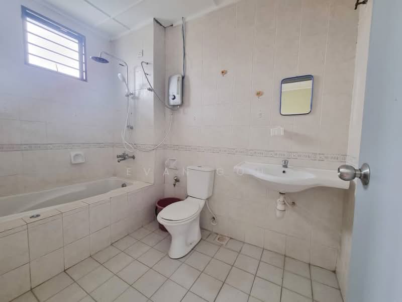 Semi-Detached House for Rent in Taman Mutiara Indah (Puchong) - Evan Goh - Bathroom - PropertyGuru.com.my