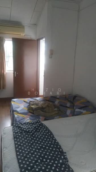 3-storey Terraced House for Sale in Desa Setapak (Wangsa Maju) - Haziq Bohari - Bedroom - PropertyGuru.com.my