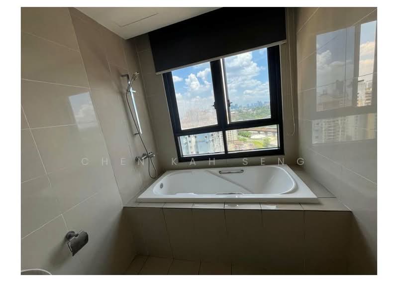 Service Residence for Sale at KL Gateway Residences - Chen Kah Seng - Bathroom - PropertyGuru.com.my
