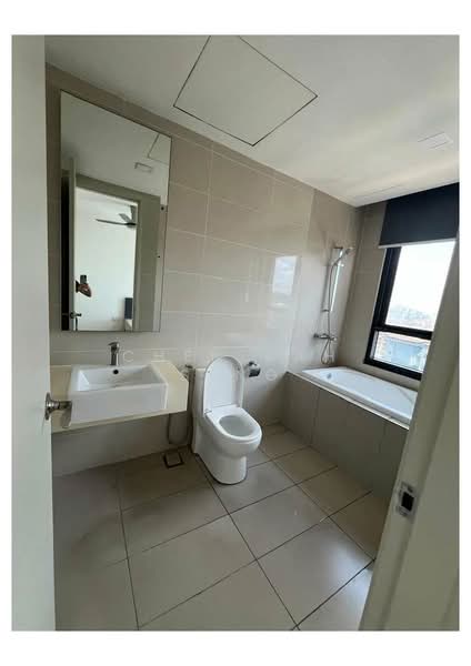Service Residence for Sale at KL Gateway Residences - Chen Kah Seng - Bathroom - PropertyGuru.com.my