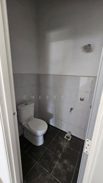 Semi-D Factory for Rent in Ayer Keroh (Melaka) - Cherry . - Bathroom - PropertyGuru.com.my
