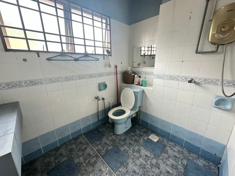 Rumah Teres untuk Dijual di Usj 3 (Subang Jaya) - Aizuddin Ali - Bathroom - PropertyGuru.com.my