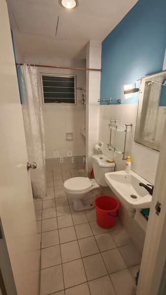 Kondominium untuk Dijual di Perdana View - Soo See Beng - Bathroom - PropertyGuru.com.my