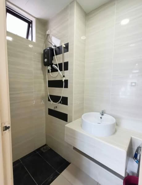 Apartment for Sale at D'Summit Residences - Jayden Ng - Bathroom - PropertyGuru.com.my