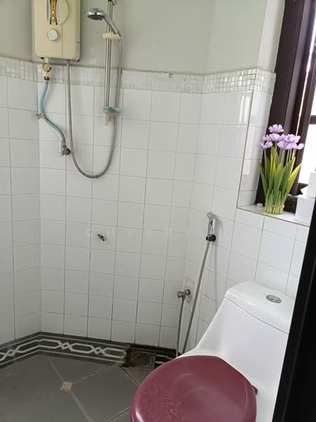 Bungalow for Sale in Limbongan (Klebang) - Cherry . - Bathroom - PropertyGuru.com.my