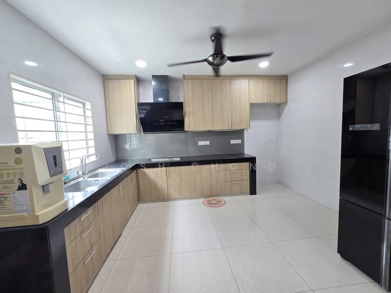 2-storey Terraced House for Sale in Bandar Sunway (Sunway) - Josh Chong - Kitchen - PropertyGuru.com.my