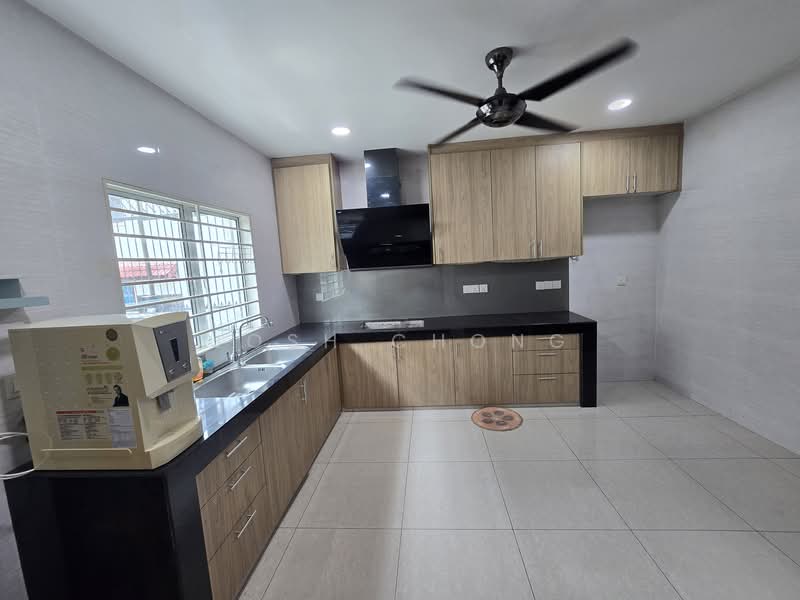 2-storey Terraced House for Sale in Bandar Sunway (Sunway) - Josh Chong - Kitchen - PropertyGuru.com.my