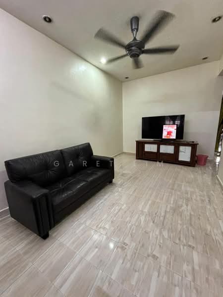 Rumah Teres 1 Tingkat untuk Dijual di Kota Masai (Pasir Gudang) - Garet Lim - Living Room - PropertyGuru.com.my