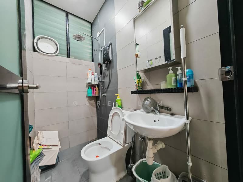 2-storey Terraced House for Sale in Bandar Seri Alam (Masai) - Garet Lim - Bathroom - PropertyGuru.com.my