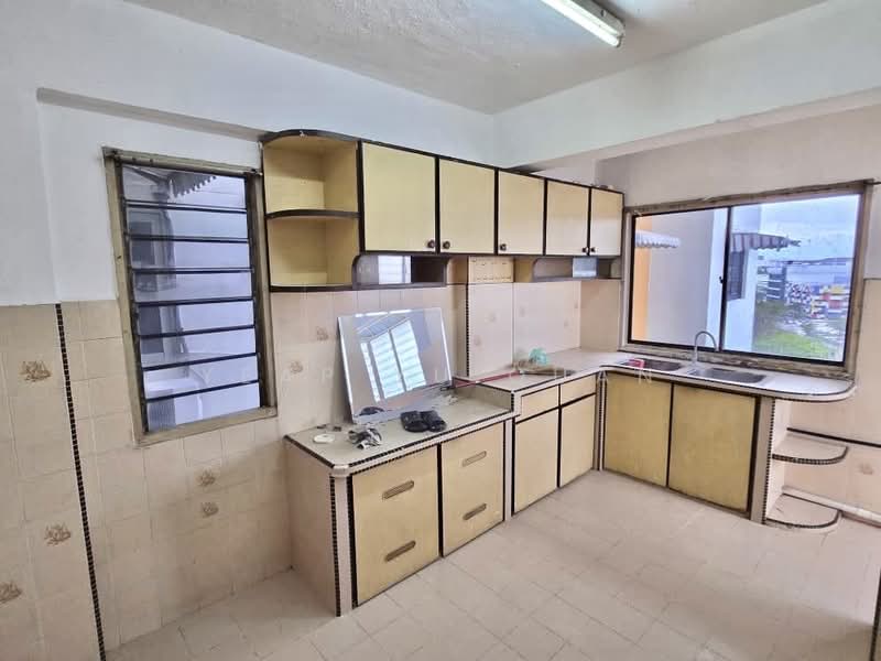 Flat for Sale at Jalan Tengah - Yeap Yu Quan - Kitchen - PropertyGuru.com.my