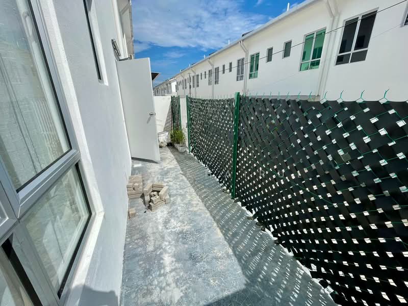 Rumah Teres 2-Tingkat untuk Dijual di Lenggeng (Negeri Sembilan) - Ewat Khairul - Exterior - PropertyGuru.com.my