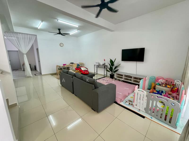 Rumah Teres 2-Tingkat untuk Dijual di Lenggeng (Negeri Sembilan) - Ewat Khairul - Living Room - PropertyGuru.com.my