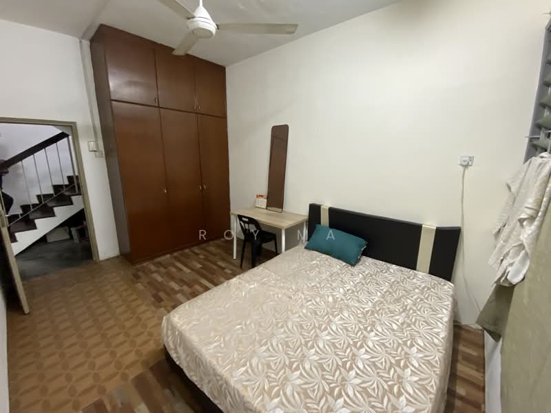 2-storey Terraced House for Rent in Taman Lucky (Bangsar) - Roy Ma - Bedroom - PropertyGuru.com.my