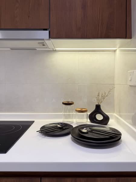 Servis Apartment untuk Disewa di Quinn Residence - Pearl Ho - Kitchen - PropertyGuru.com.my