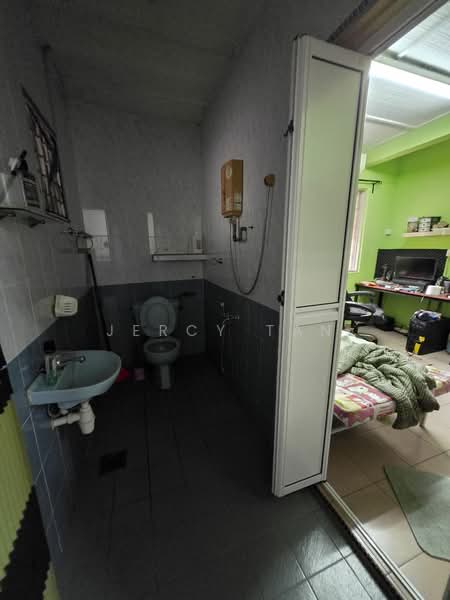 2-storey Terraced House for Sale in Jalan Klang Lama (Old Klang Road) (Kuala Lumpur) - Jercy Tan - Bathroom - PropertyGuru.com.my