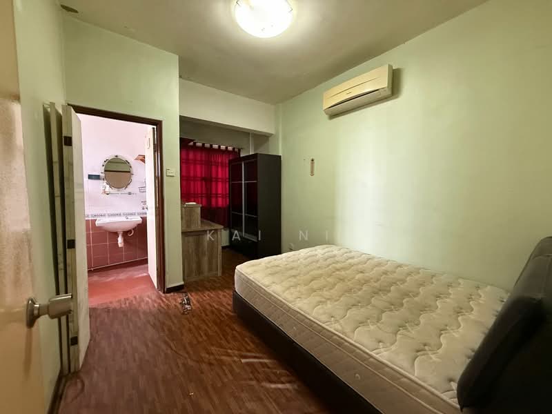 Apartment for Rent at Putri Ria - Kai Ni - Bedroom - PropertyGuru.com.my