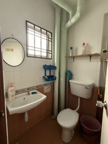 Apartment for Rent at Putri Ria Apartment - Kai Ni - Bathroom - PropertyGuru.com.my